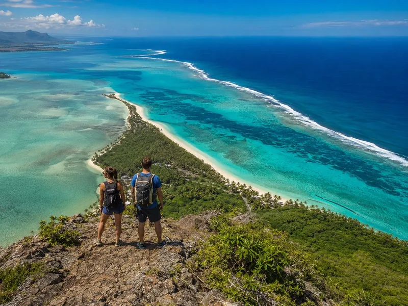 La vista sulla laguna di Le Morne dal sentiero guidato per la vetta